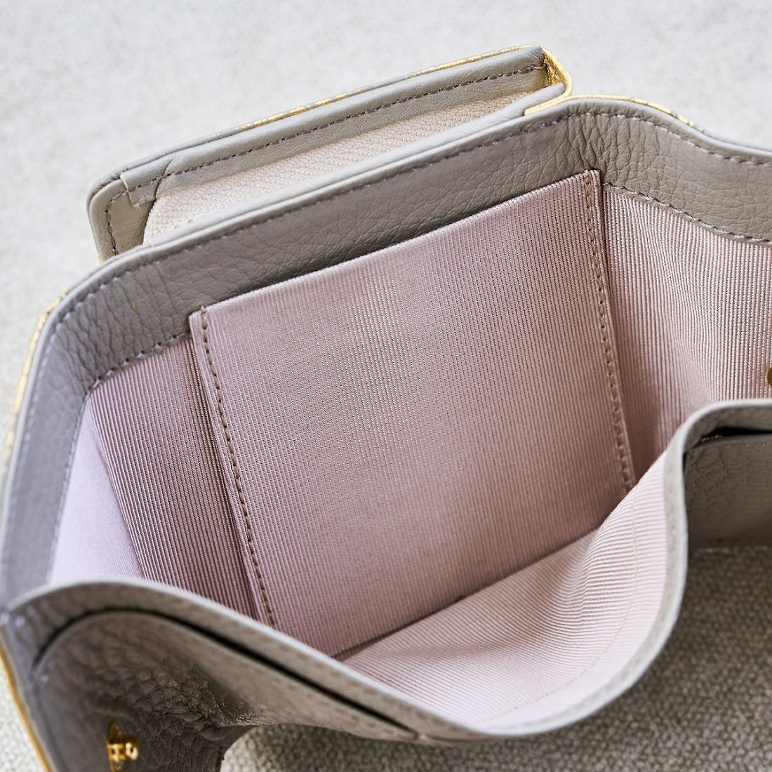レザー三つ折り財布 | 箔座オンラインショップ